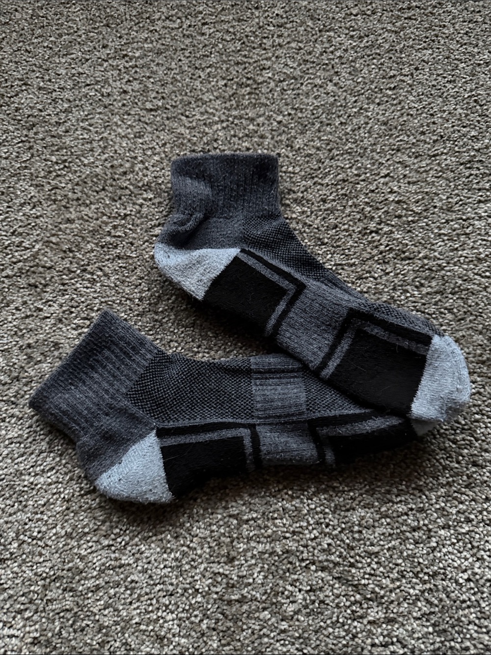 Men's Athletic Ankle Socks - Gray & Black